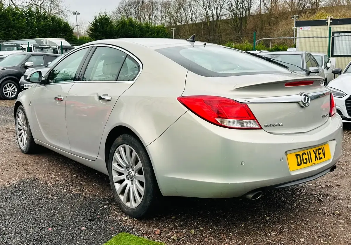 Used Vauxhall Insignia Elite 220 HP (161 kW) 2011 Silver Hatchback