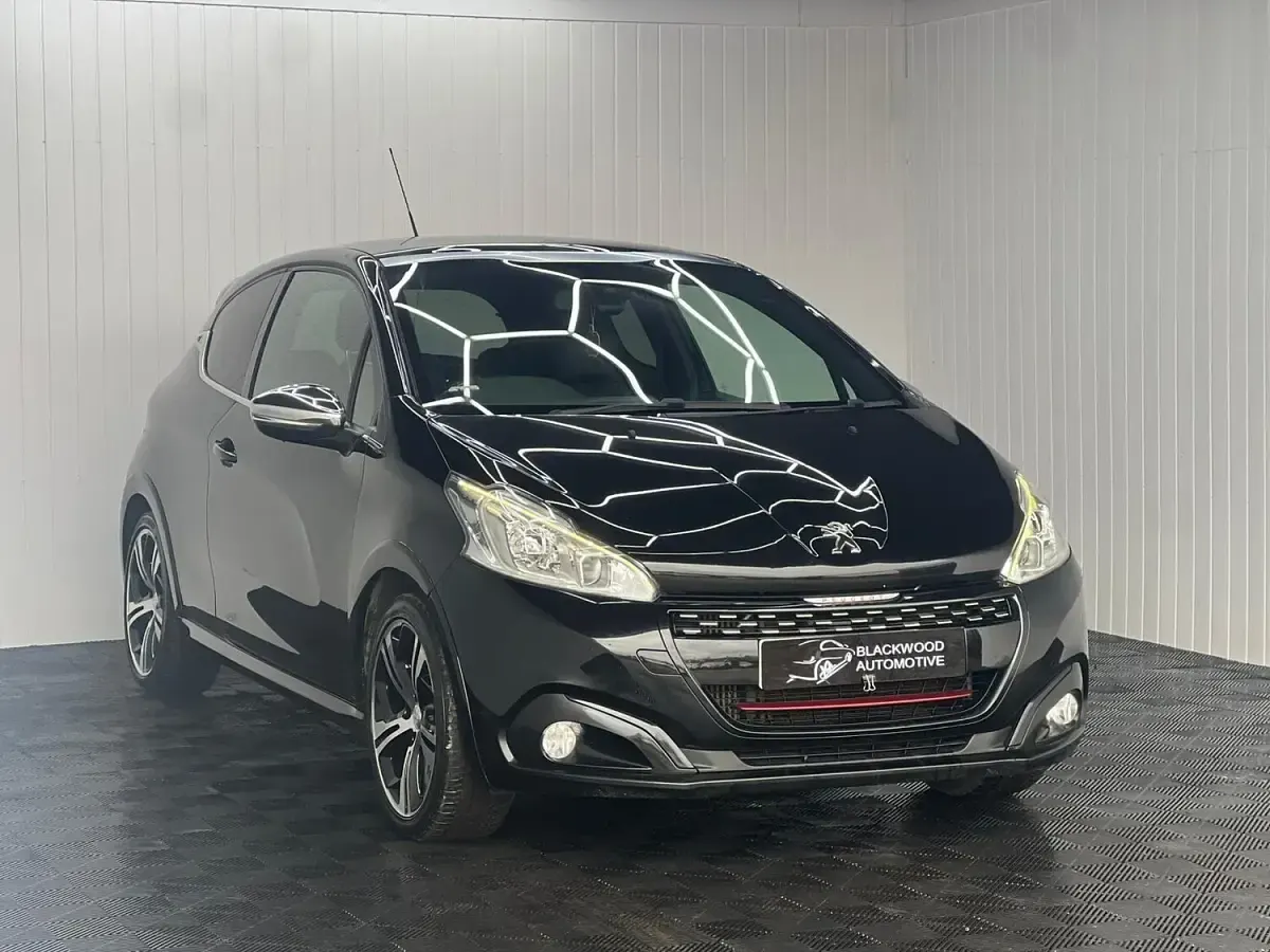 Used Peugeot 208 Prestige 208 HP (152 kW) 2017 Black Hatchback