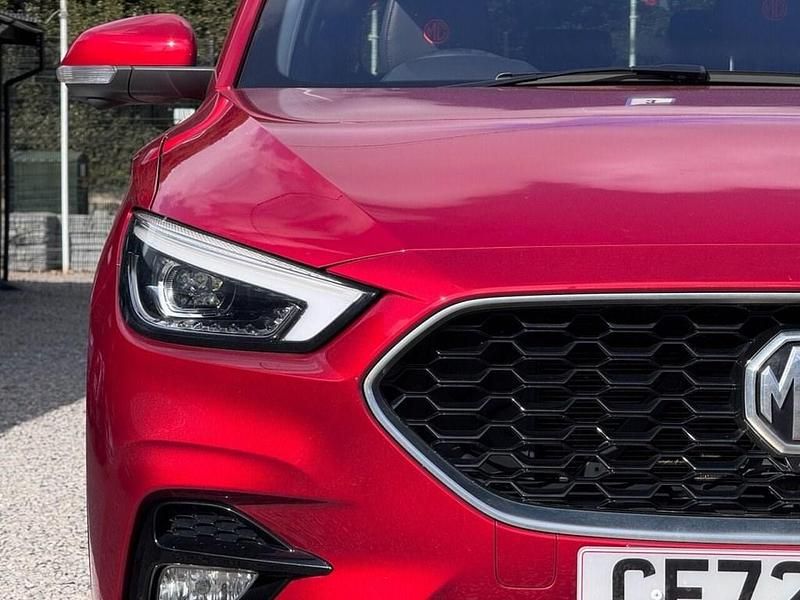 Used MG ZS Exclusive 106 HP (77 kW) 2023 Red SUV