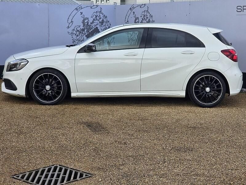 Used Mercedes A200 AMG Line Premium Plus 156 HP (114 kW) 2016 White Hatchback