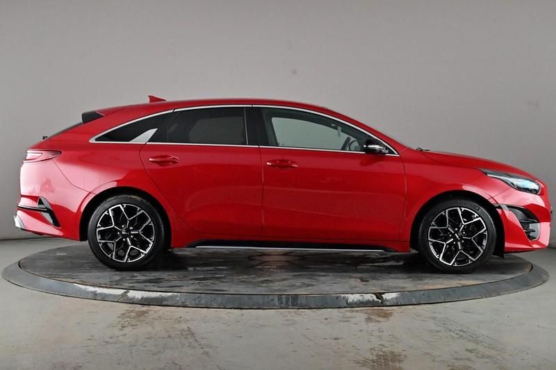 Used Kia ProCeed GT-Line 158 HP (116 kW) 2024 Red Estate