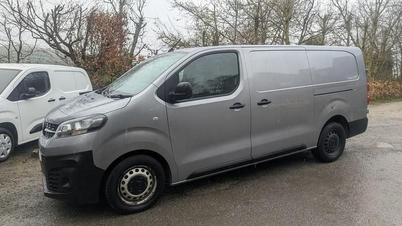 Used Vauxhall Vivaro Edition 100 HP (73 kW) 2020 Grey MPV