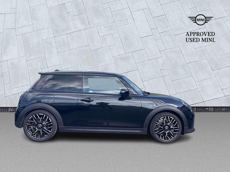 Używany Mini Cooper S Hatch 201 KM (147 kW) 2024 Czarny Hatchback
