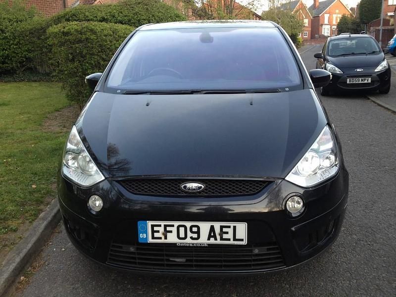 Used Ford S-MAX Titanium 143 HP (105 kW) 2009 Black MPV