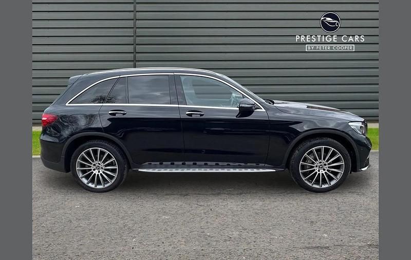 Usado Mercedes GLC250 AMG Line Premium 204 HP (150 kW) 2018 Preto SUV