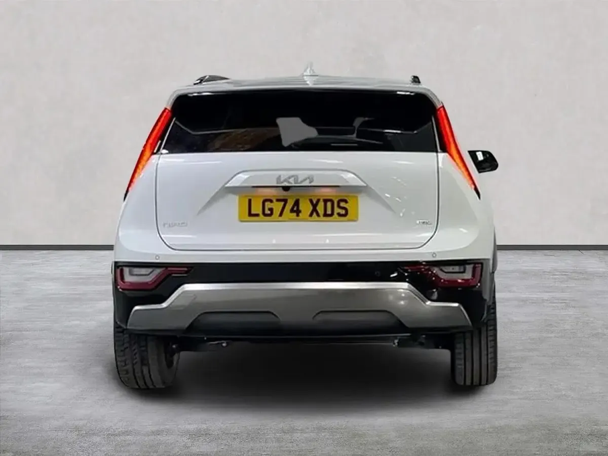 Used Kia Niro 2024 White SUV