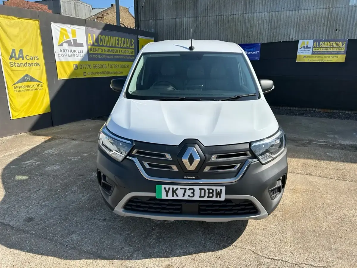 Used Renault Kangoo 89 kW (122 HP) 2023 White MPV