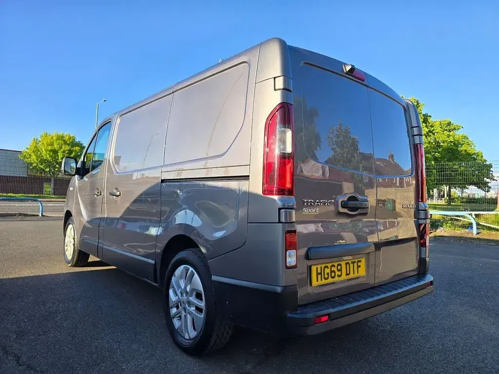 Used Renault Trafic 2019 Grey MPV