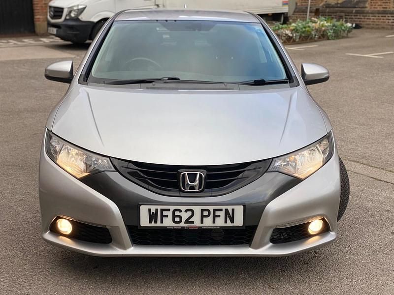 Używany Honda Civic ES 150 KM (110 kW) 2012 Srebrny Hatchback