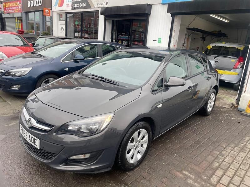 Used Vauxhall Astra Design Edition 2015 Grey Hatchback