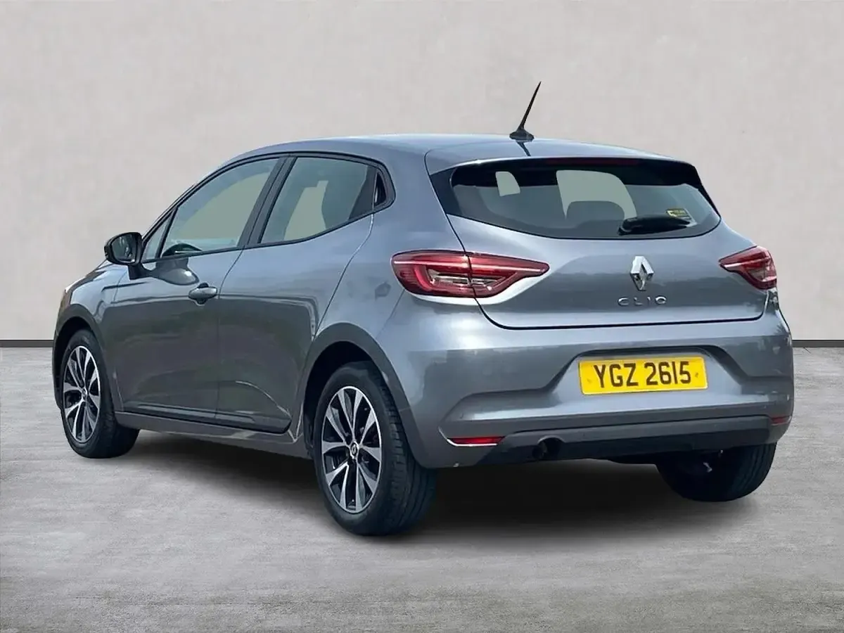 Used Renault Clio Evolution 90 HP (66 kW) 2022 Grey Hatchback