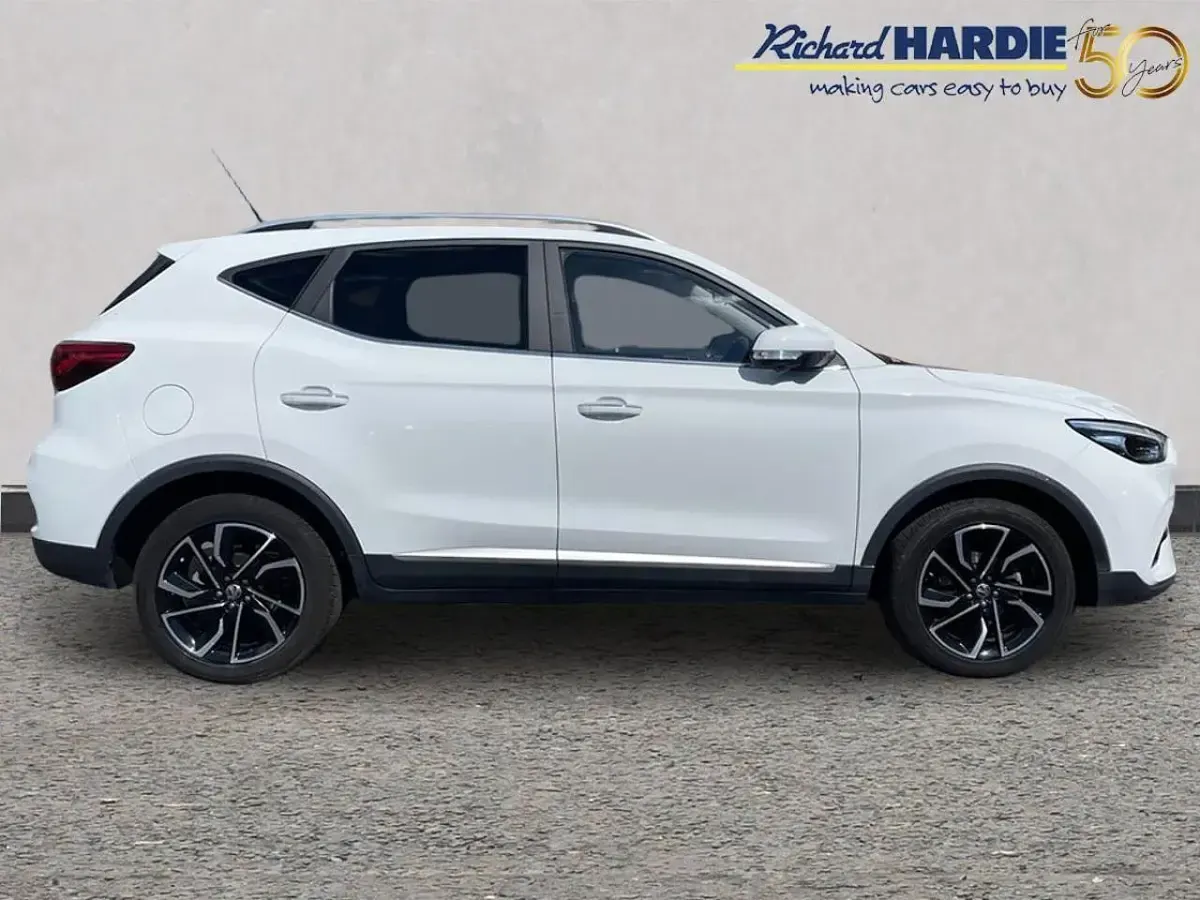 Usado MG ZS Exclusive 105 CV (77 kW) 2024 Blanco SUV