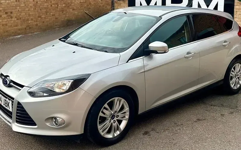 Used Ford Focus Titanium 101 HP (74 kW) 2014 Silver Hatchback