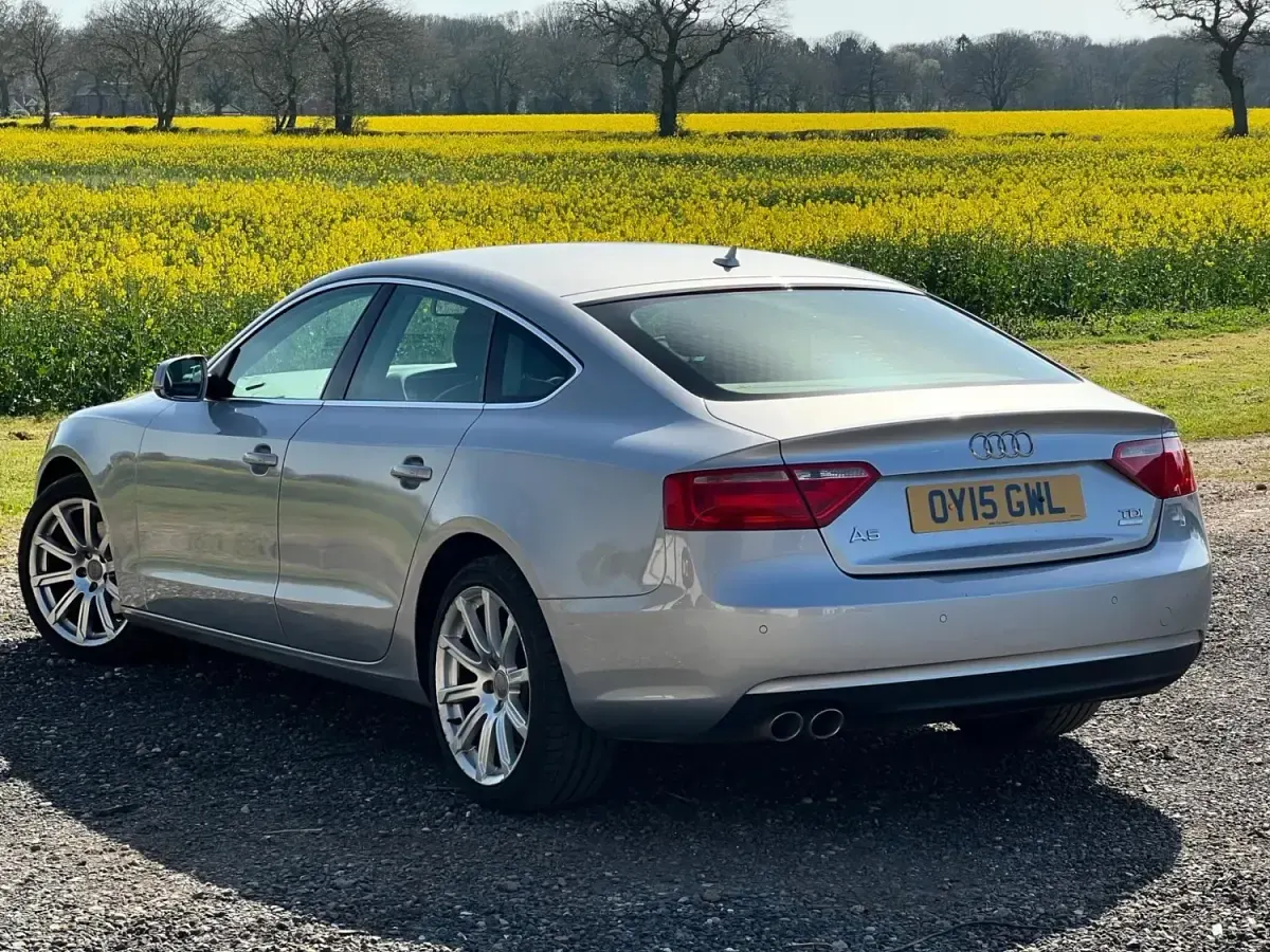 Begagnad Audi A5 Sportback 136 HK (100 kW) 2015 Silver Halvkombi