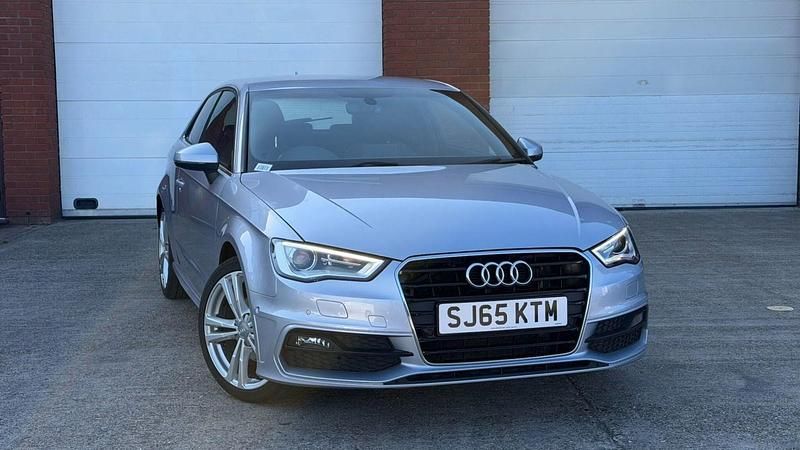 Begagnad Audi A3 S-Line 150 HK (110 kW) 2015 Silver Halvkombi
