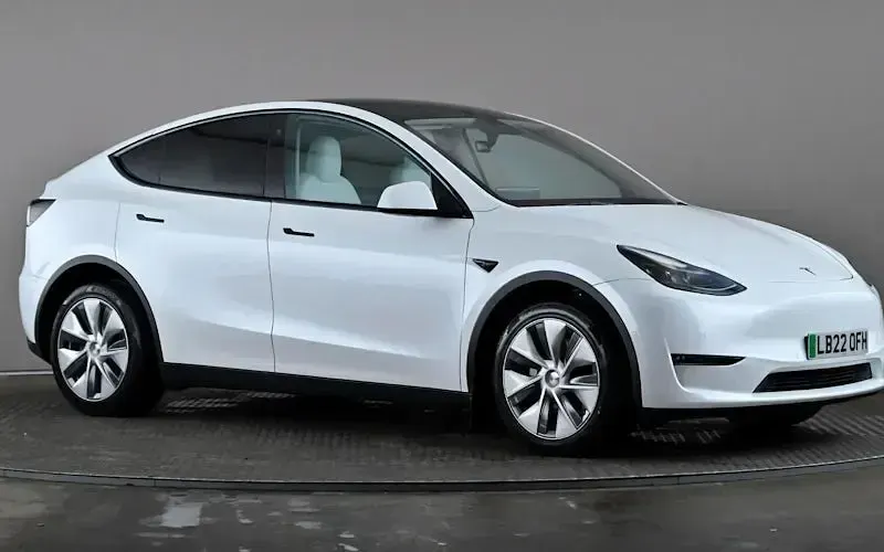 Begagnad Tesla Model Y Long Range AWD 286 kW (389 HK) 2025 SUV