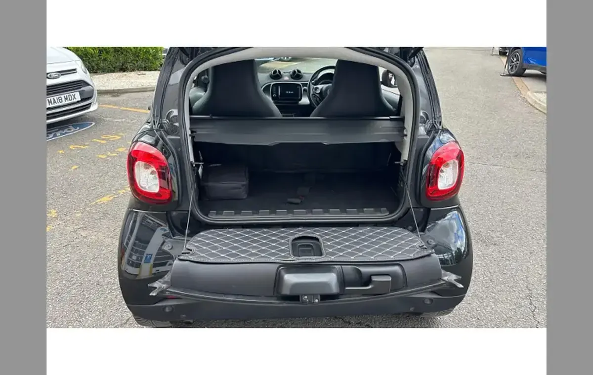 Used Smart ForTwo Coupé Premium 88 HP (64 kW) 2017 Black Coupe