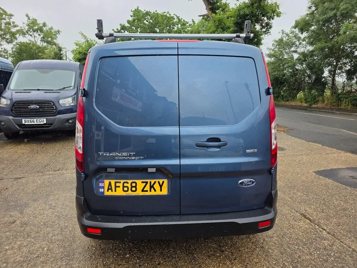 Used Ford Transit Connect Limited 120 HP (88 kW) 2018 Blue MPV