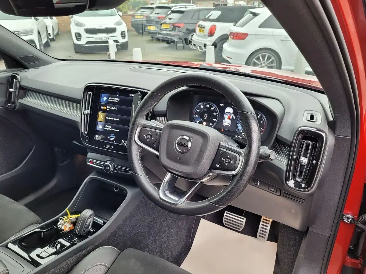 Used Volvo XC40 R-Design 2020 Red SUV