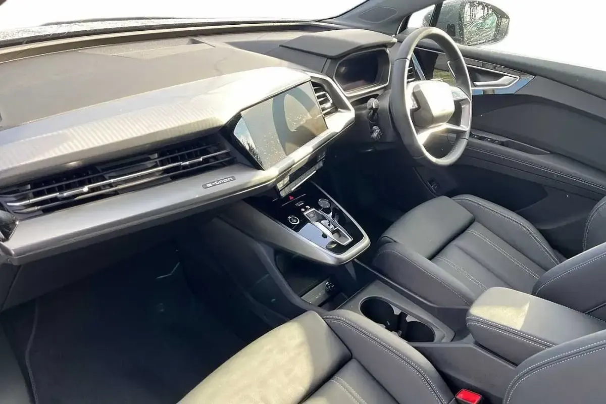 New Audi Q4 e-tron Sport 150 kW (204 HP) 2026 Pebble grey, solid SUV