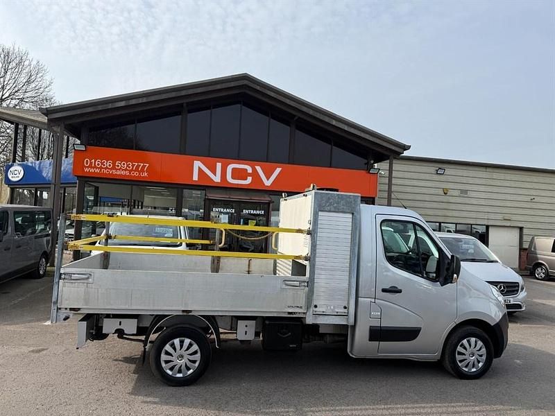 Used Vauxhall Movano 130 HP (95 kW) 2019 Silver MPV