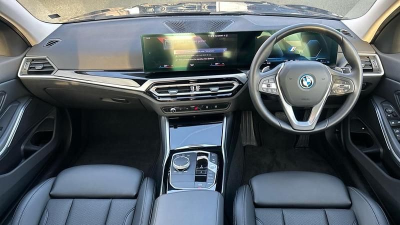 Used BMW 330e Sport Line 288 HP (211 kW) 2023 Blue