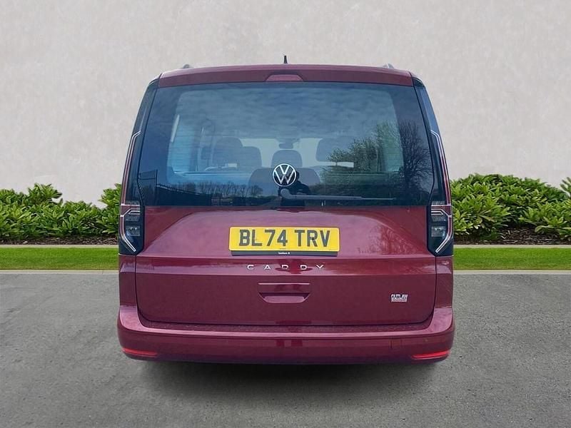 Used VW Caddy Maxi Life 122 HP (89 kW) 2024 Red MPV