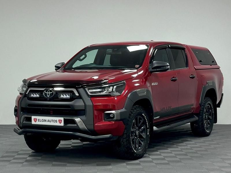 Used Toyota HiLux 204 HP (150 kW) 2023 Red Pickup