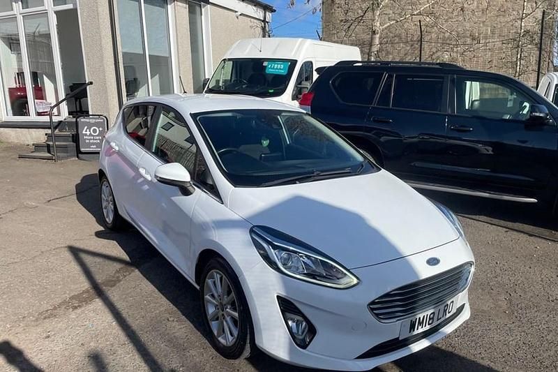 Used Ford Fiesta Titanium 100 HP (73 kW) 2018 White Hatchback