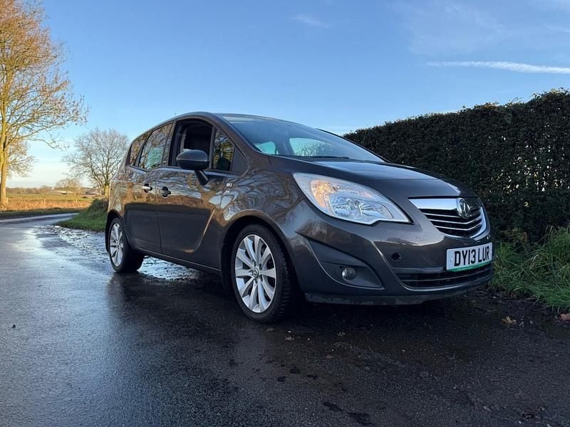 Used Vauxhall Meriva 130 HP (95 kW) 2013 Grey MPV