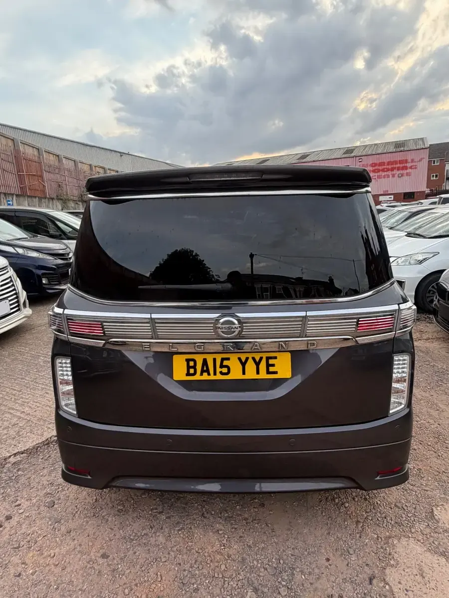 Used Nissan Elgrand 2015 Grey MPV