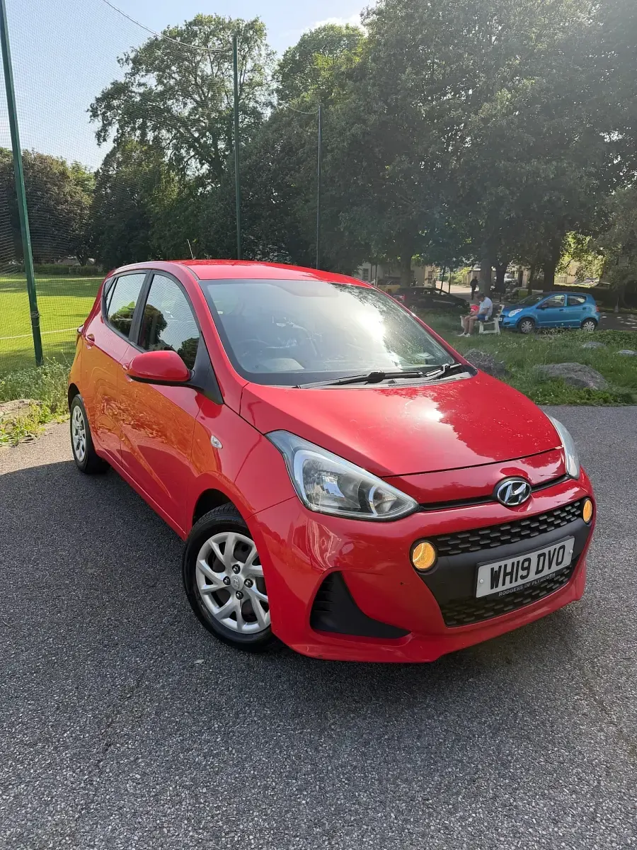 Used Hyundai i10 SE 100 HP (73 kW) 2019 Red Hatchback