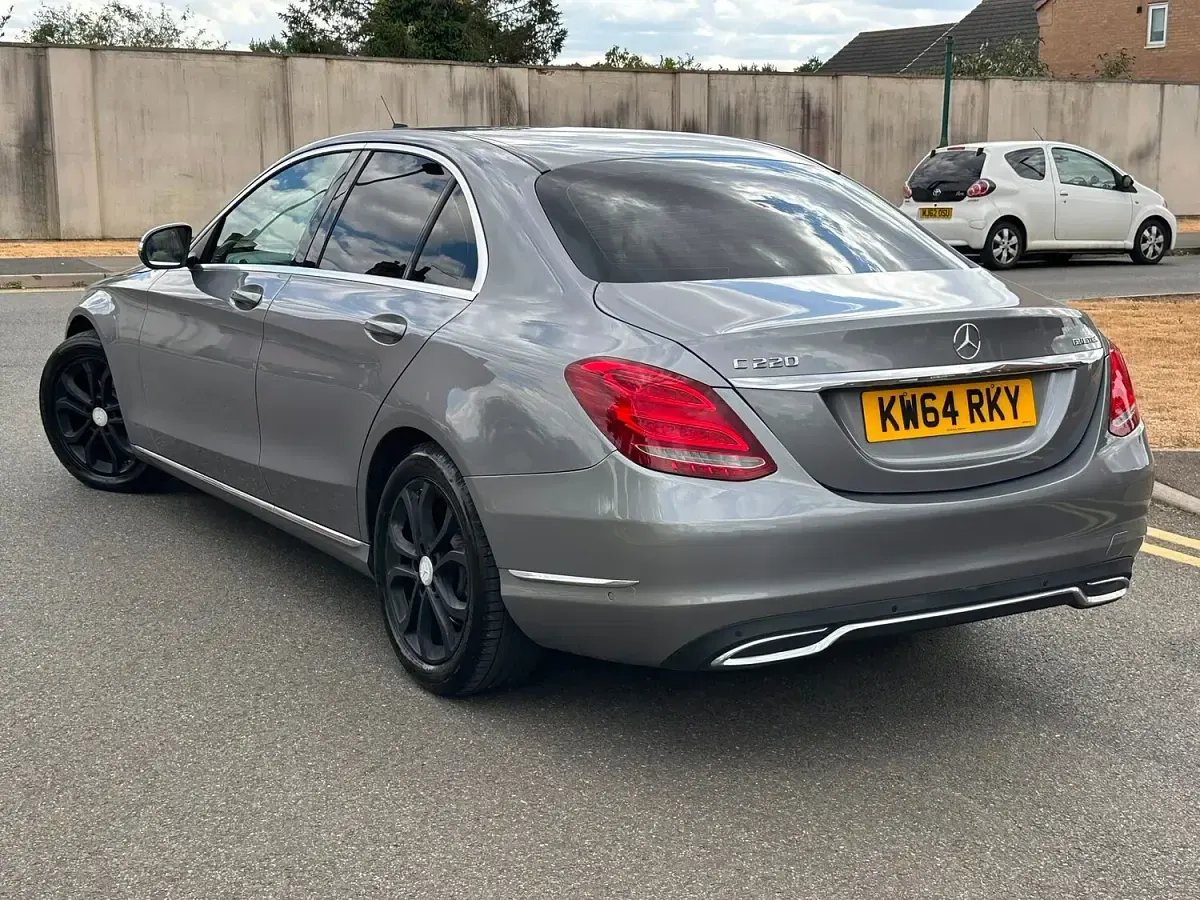 Used Mercedes C220 170 HP (125 kW) 2015 Silver Sedan