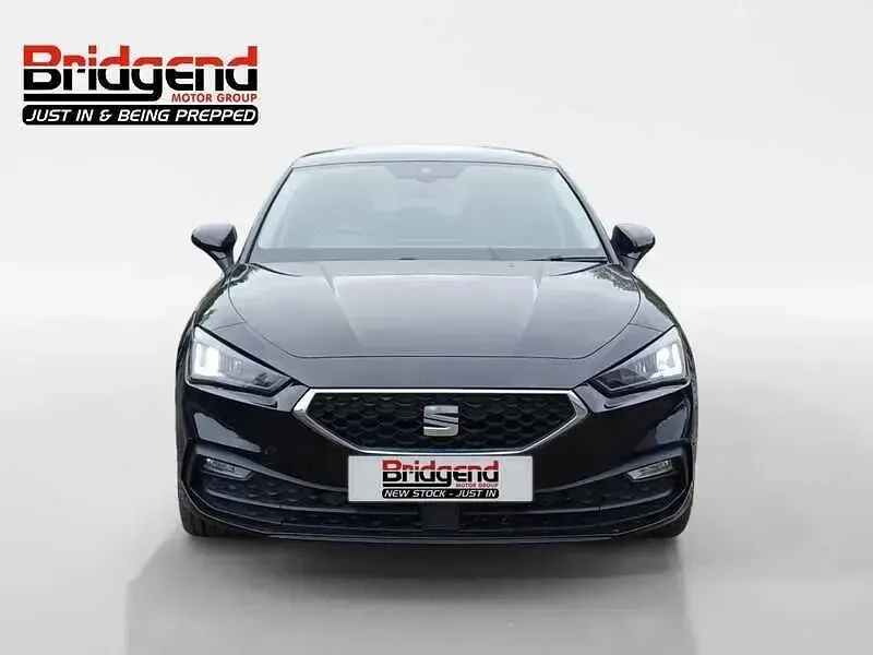 Used Seat Leon SE Dynamic 110 HP (80 kW) 2020 Black Hatchback