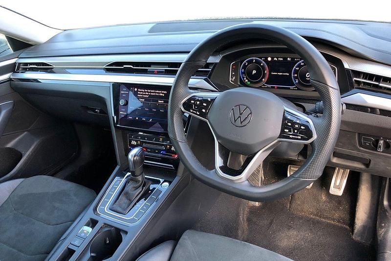 Usado VW Arteon Elegance 150 HP (110 kW) 2021 Cinzento Carrinha