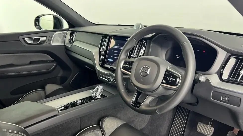 Used Volvo XC60 Ultimate 2023 Silver SUV