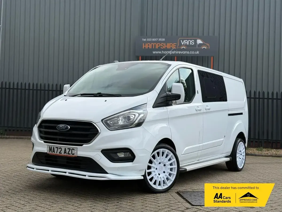 Used Ford Transit Custom Limited 130 HP (95 kW) 2022 White Van