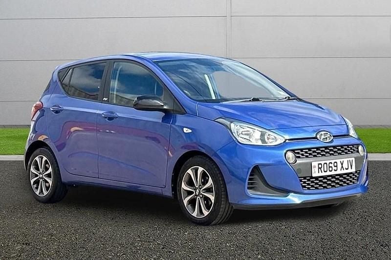 Used Hyundai i10 67 HP (49 kW) 2019 Blue Hatchback