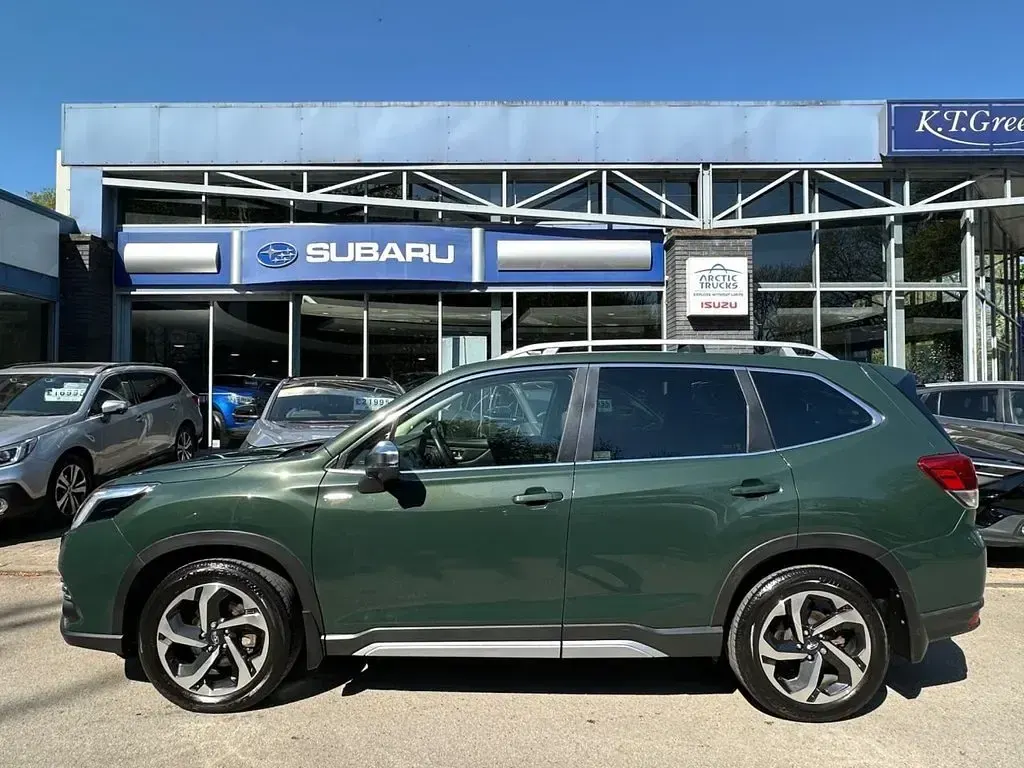 Used Subaru Forester Premium 150 HP (110 kW) 2023 Green SUV