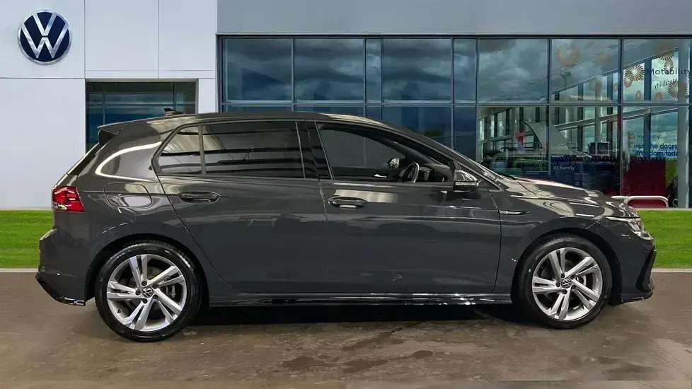 Used VW Golf VIII R-line 150 HP (110 kW) 2024 Urano grey