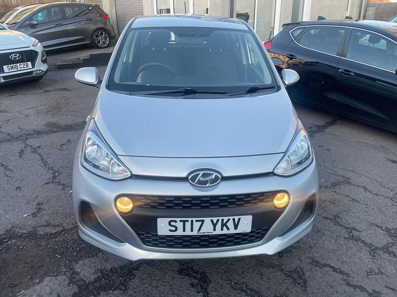 Used Hyundai i10 SE 66 HP (48 kW) 2017 Silver Hatchback