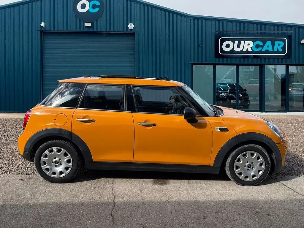 Used Mini ONE Hatch 102 HP (75 kW) 2016 Orange Hatchback