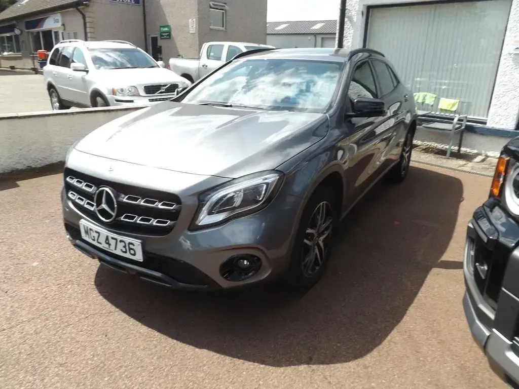Used Mercedes GLA180 Urban 122 HP (89 kW) 2019 Grey SUV