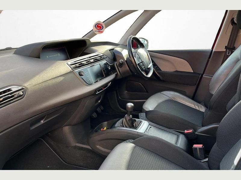 Red Used 2017 Citroën C4 Picasso Flair MPV | £8,290 (Fair price) - Image 1/4