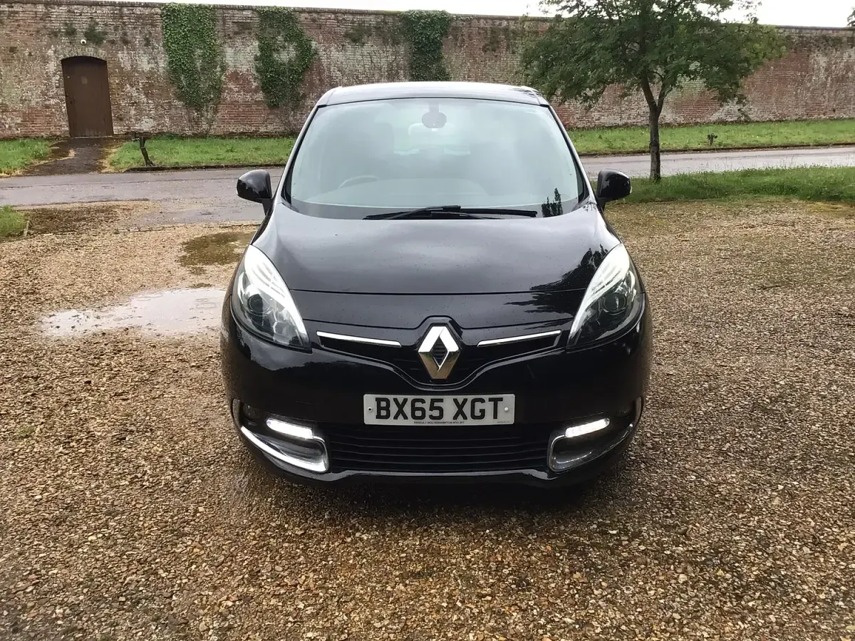 Used Renault Scénic III Dynamique 110 HP (80 kW) 2015 Black MPV