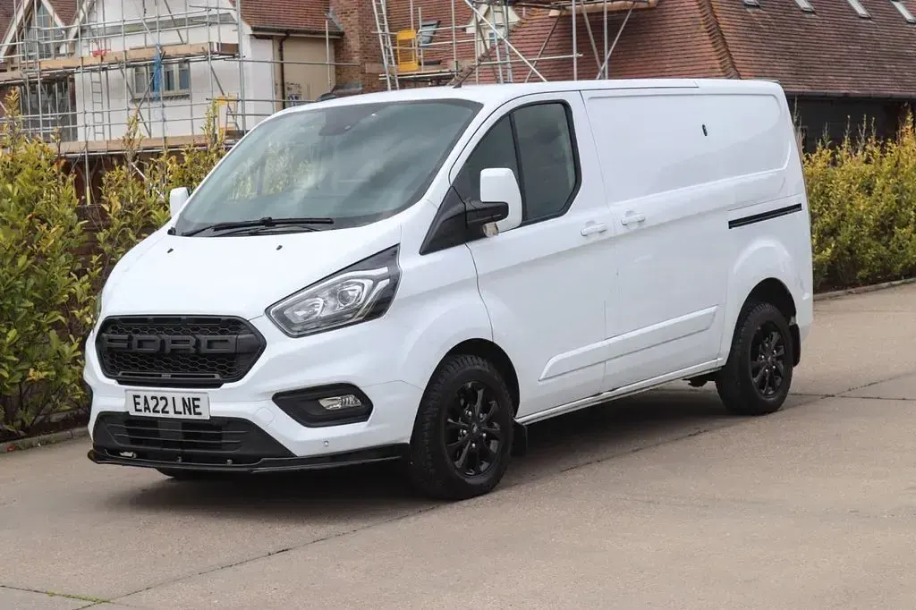Used Ford Transit Custom Limited 130 HP (95 kW) 2022 White Van