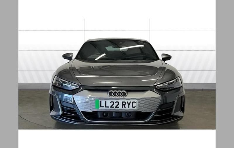 Second-hand Audi e-tron GT quattro Comfort 384 kW (523 CP) 2022 Gri Berlinǎ