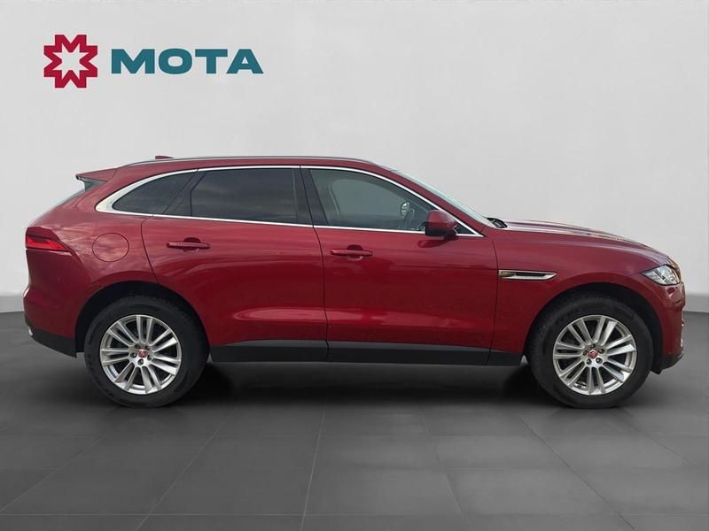 Used Jaguar F-Pace Portfolio 180 HP (132 kW) 2017 Red SUV