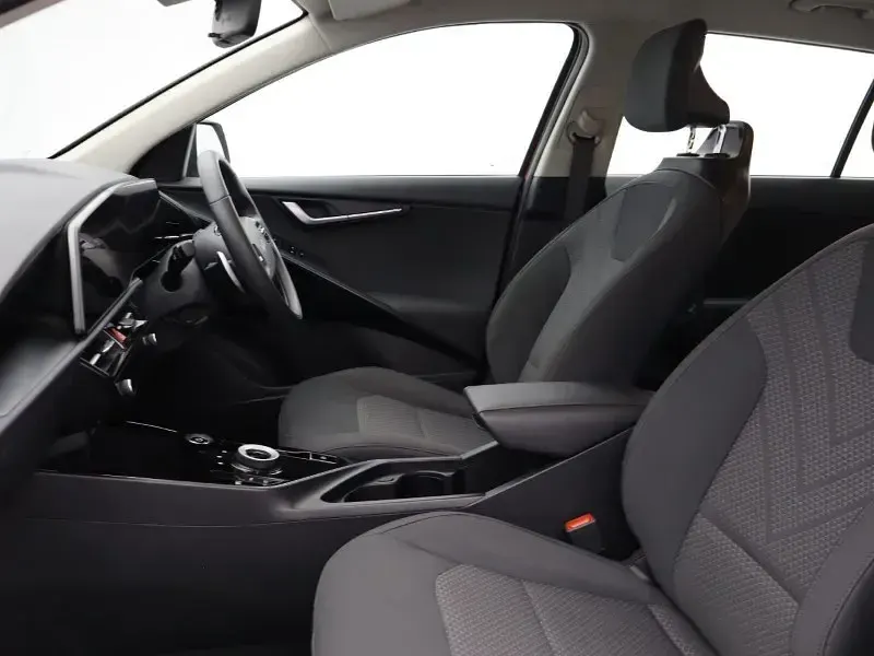 Usado Kia Niro 150 kW (204 HP) 2024 Vermelho SUV