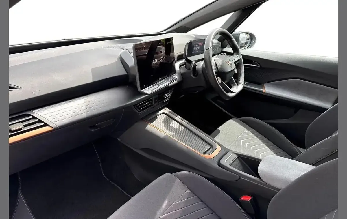 Used Cupra Born e-Boost 169 kW (231 HP) 2025 Silver Hatchback